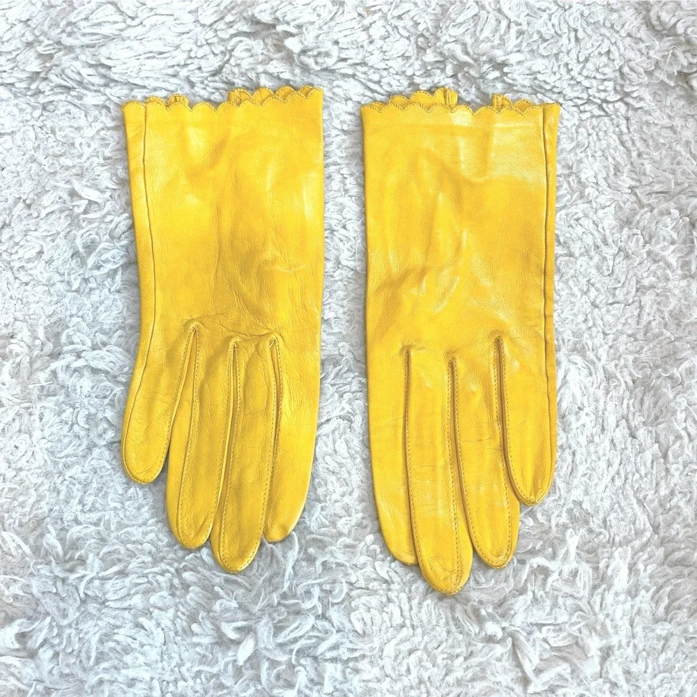 Vintage Miss Aris Yellow Leather Gloves Scalloped Edge 1950s 1960s Size 6.5 NEW